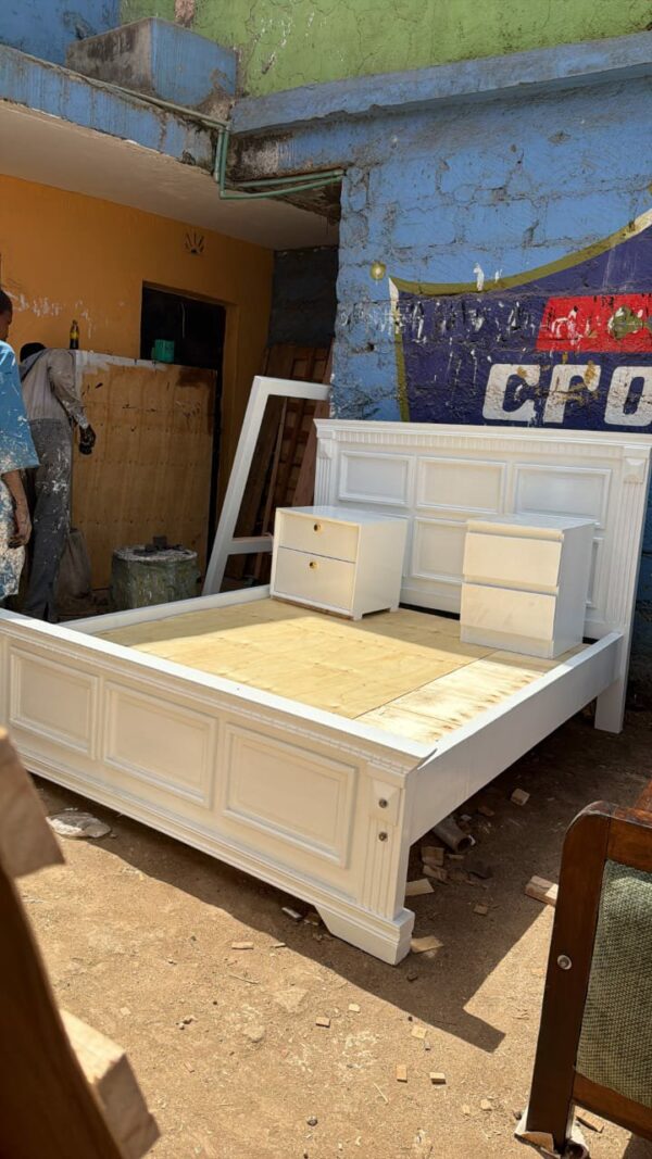 Royal Grandeur Panel Bed