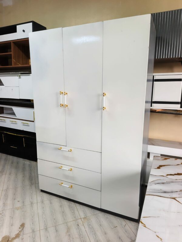 Modern 3 Door Wardrobe with 3 Draw